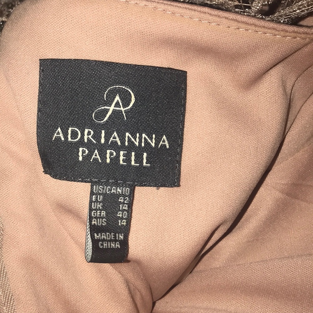 Formal dress - Picture 3 of 3